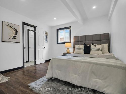 33 Riveredge Dr S, Georgina, ON - Indoor Photo Showing Bedroom