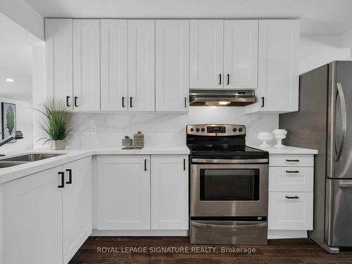 33 Riveredge Dr S, Georgina, ON - Indoor Photo Showing Kitchen With Double Sink With Upgraded Kitchen