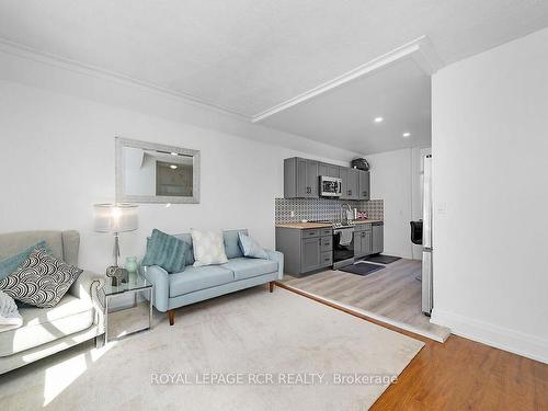 3-9 Second Ave, Orangeville, ON - Indoor Photo Showing Living Room