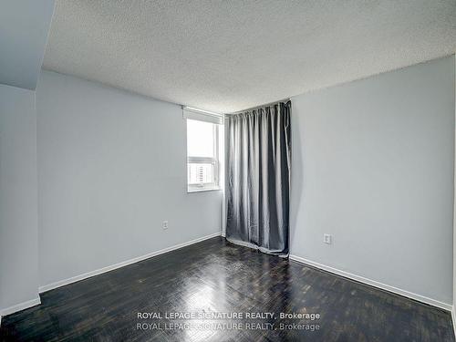 1411-4 Lisa St, Brampton, ON - Indoor Photo Showing Other Room