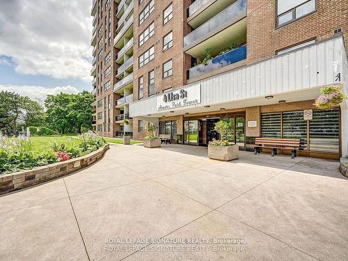 1411-4 Lisa St, Brampton, ON - Outdoor