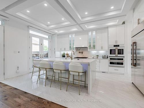 895 Ninth St, Mississauga, ON - Indoor Photo Showing Kitchen With Upgraded Kitchen