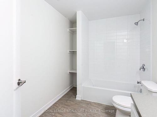 B102-46 Panorama Crt, Toronto, ON - Indoor Photo Showing Bathroom