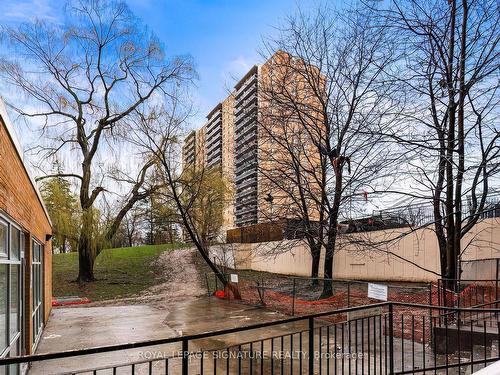 B102-46 Panorama Crt, Toronto, ON - Outdoor