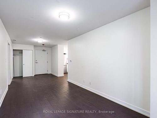 B102-46 Panorama Crt, Toronto, ON - Indoor Photo Showing Other Room