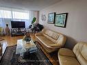 912-5 Frith Rd, Toronto, ON  - Indoor Photo Showing Living Room 