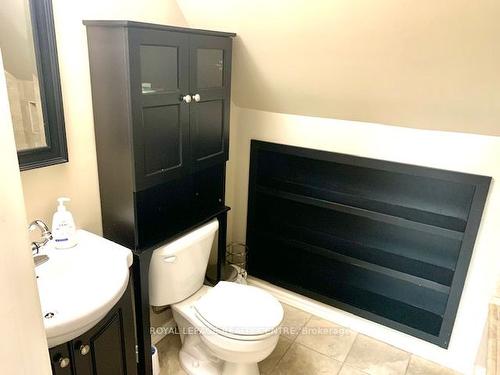 876 West 5Th St, Hamilton, ON - Indoor Photo Showing Bathroom