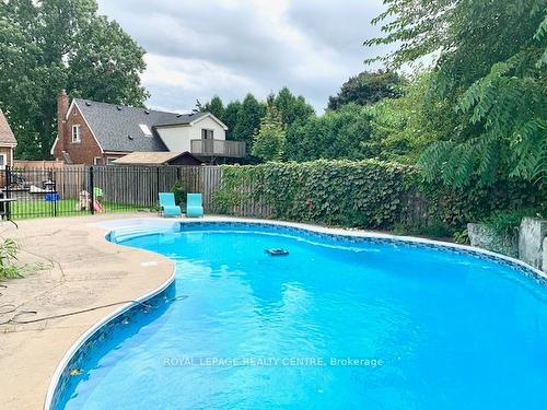 876 West 5Th St, Hamilton, ON - Outdoor With In Ground Pool With Backyard