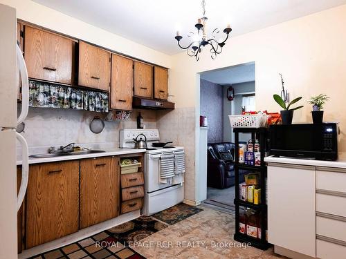 49-325 William St, Shelburne, ON - Indoor Photo Showing Kitchen With Double Sink