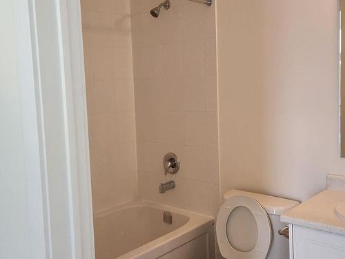 104-160 Densmore Rd, Cobourg, ON - Indoor Photo Showing Bathroom