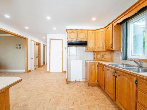 Cuisine - 28 Rue Robb, Salaberry-De-Valleyfield, QC - Indoor Photo Showing Kitchen With Double Sink