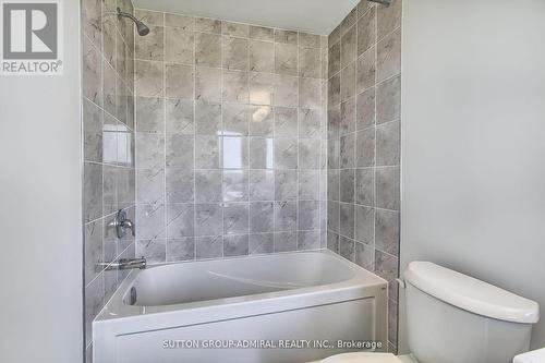 7 Cherry Hill Lane, Barrie, ON - Indoor Photo Showing Bathroom