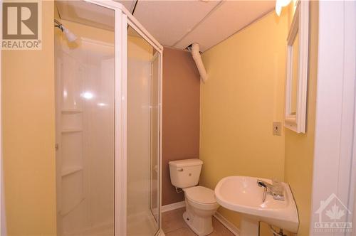 50 Fireside Crescent, Ottawa, ON - Indoor Photo Showing Bathroom