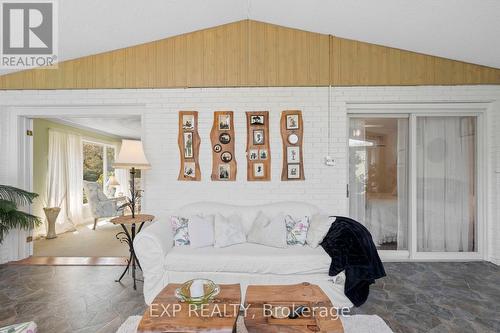 283 Rainbow Ridge Road, Kawartha Lakes (Little Britain), ON - Indoor Photo Showing Other Room