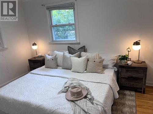 55 Tozer Avenue, London, ON - Indoor Photo Showing Bedroom