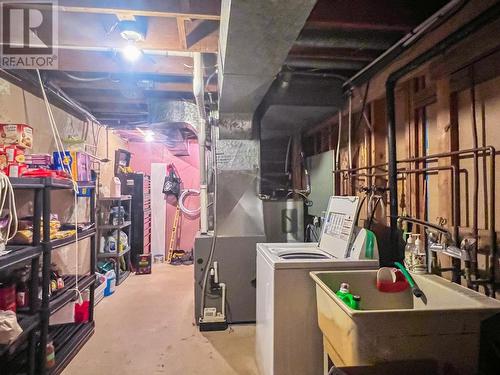 1913  3B Highway, Fruitvale, BC - Indoor Photo Showing Laundry Room