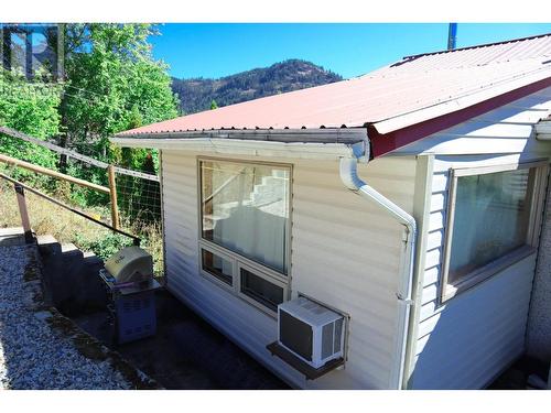 1913  3B Highway, Fruitvale, BC - Outdoor With Exterior