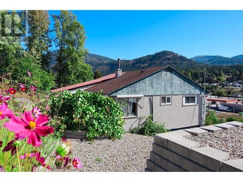 1913  3B Highway, Fruitvale, BC - Outdoor