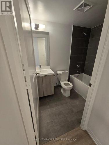 3928 - 28 Widmer Street, Toronto, ON - Indoor Photo Showing Bathroom