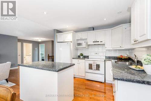 16 - 358 Little Avenue, Barrie (Painswick North), ON - Indoor Photo Showing Kitchen