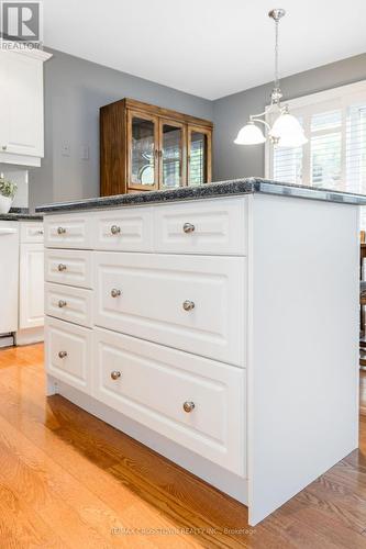 16 - 358 Little Avenue, Barrie (Painswick North), ON - Indoor Photo Showing Kitchen