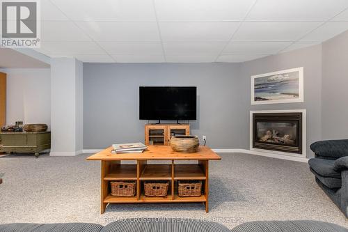 16 - 358 Little Avenue, Barrie (Painswick North), ON - Indoor Photo Showing Living Room With Fireplace