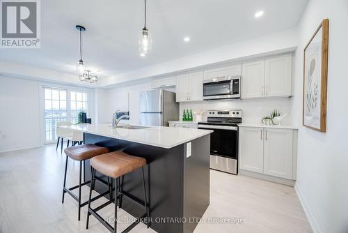 5 - 11 Tobias Lane N, Barrie, ON - Indoor Photo Showing Kitchen With Upgraded Kitchen