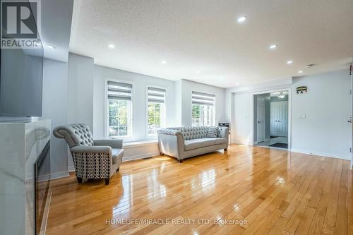 1 Copperfield Road, Brampton (Sandringham-Wellington), ON - Indoor Photo Showing Living Room