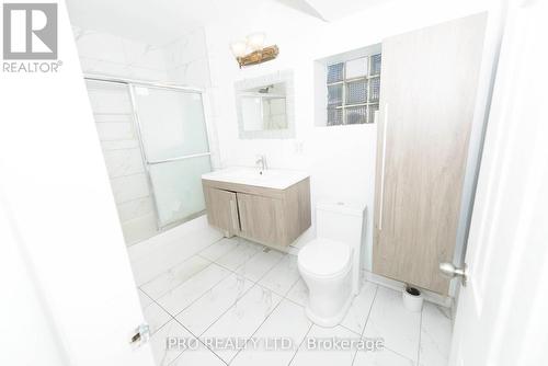 81 Florence Avenue, Kitchener, ON - Indoor Photo Showing Bathroom