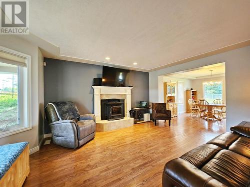 1551 View Drive, Quesnel, BC - Indoor Photo Showing Living Room With Fireplace