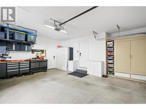 419 Cadder Avenue, Kelowna, BC - Indoor Photo Showing Garage