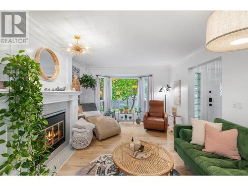 419 Cadder Avenue, Kelowna, BC - Indoor Photo Showing Living Room With Fireplace