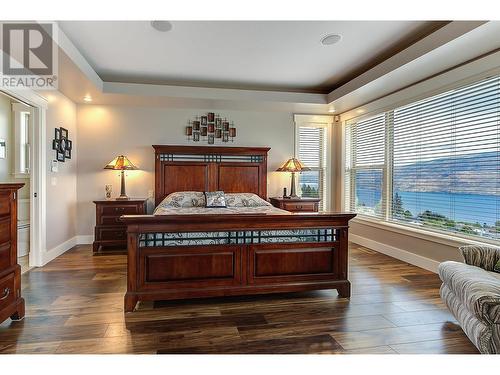 6127 Seymoure Lane, Peachland, BC - Indoor Photo Showing Bedroom