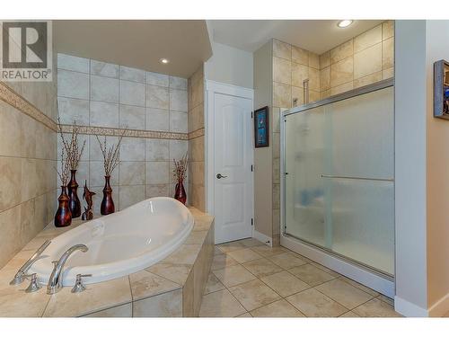 6127 Seymoure Lane, Peachland, BC - Indoor Photo Showing Bathroom