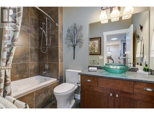 6127 Seymoure Lane, Peachland, BC - Indoor Photo Showing Bathroom