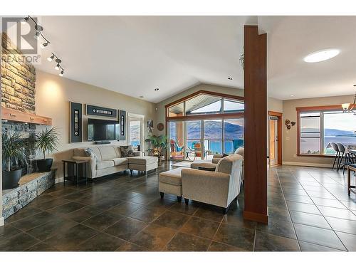 6127 Seymoure Lane, Peachland, BC - Indoor Photo Showing Living Room With Fireplace