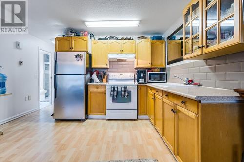 5115 Chute Lake Crescent, Kelowna, BC - Indoor Photo Showing Kitchen