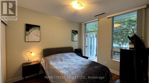 101 - 95 North Park Road, Vaughan, ON - Indoor Photo Showing Bedroom