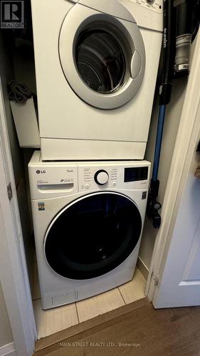 101 - 95 North Park Road, Vaughan, ON - Indoor Photo Showing Laundry Room