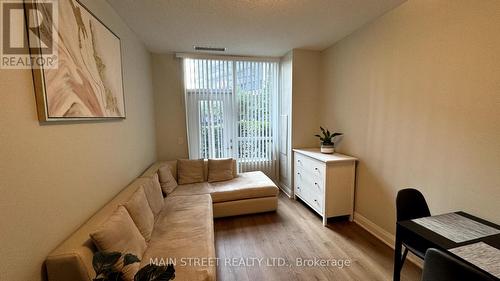 101 - 95 North Park Road, Vaughan, ON - Indoor