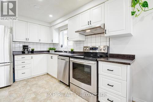 501 Highbrook Court, Kitchener, ON - Indoor Photo Showing Kitchen With Stainless Steel Kitchen