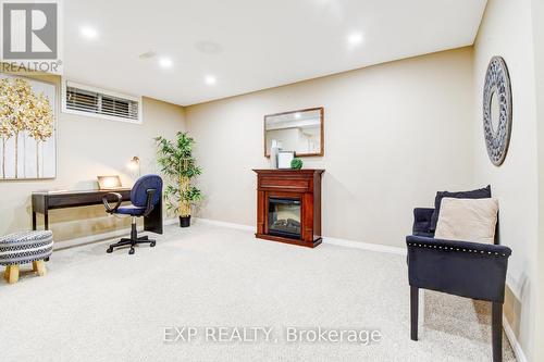 501 Highbrook Court, Kitchener, ON - Indoor