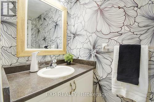 501 Highbrook Court, Kitchener, ON - Indoor Photo Showing Bathroom