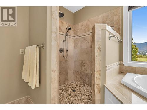 6325 Old Kamloops Road, Vernon, BC - Indoor Photo Showing Bathroom