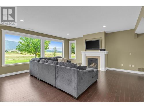 6325 Old Kamloops Road, Vernon, BC - Indoor Photo Showing Living Room With Fireplace