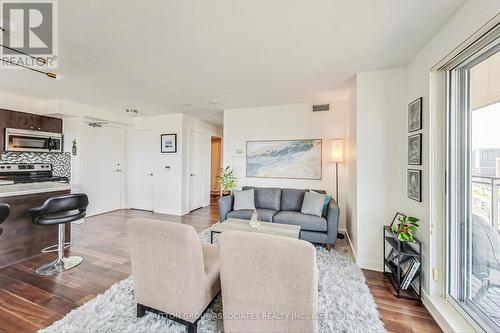 1209 - 100 Western Battery Road, Toronto, ON - Indoor Photo Showing Living Room