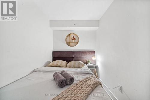 617 - 955 Bay Street, Toronto (Bay Street Corridor), ON - Indoor Photo Showing Bedroom