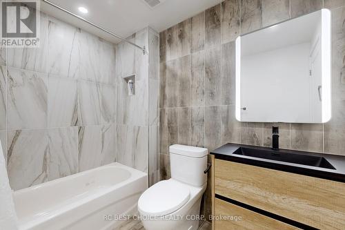 260 Dewhurst Boulevard N, Toronto (Danforth Village-East York), ON - Indoor Photo Showing Bathroom