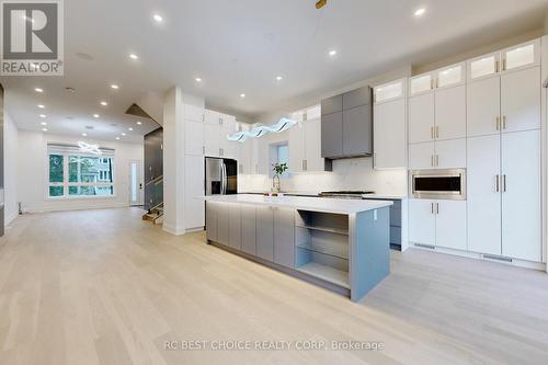 260 Dewhurst Boulevard N, Toronto, ON - Indoor Photo Showing Kitchen With Upgraded Kitchen