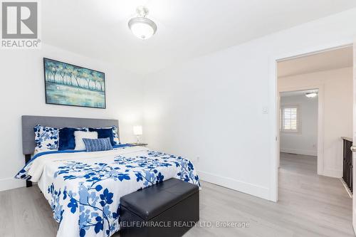 1030 Old Oak Drive, Oakville (West Oak Trails), ON - Indoor Photo Showing Bedroom